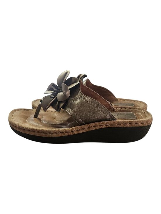 Clarks Shoes - Clark’s Women’s Size 7.5 M Artisan Metallic Bronze Flower #31603 Thong Sandals